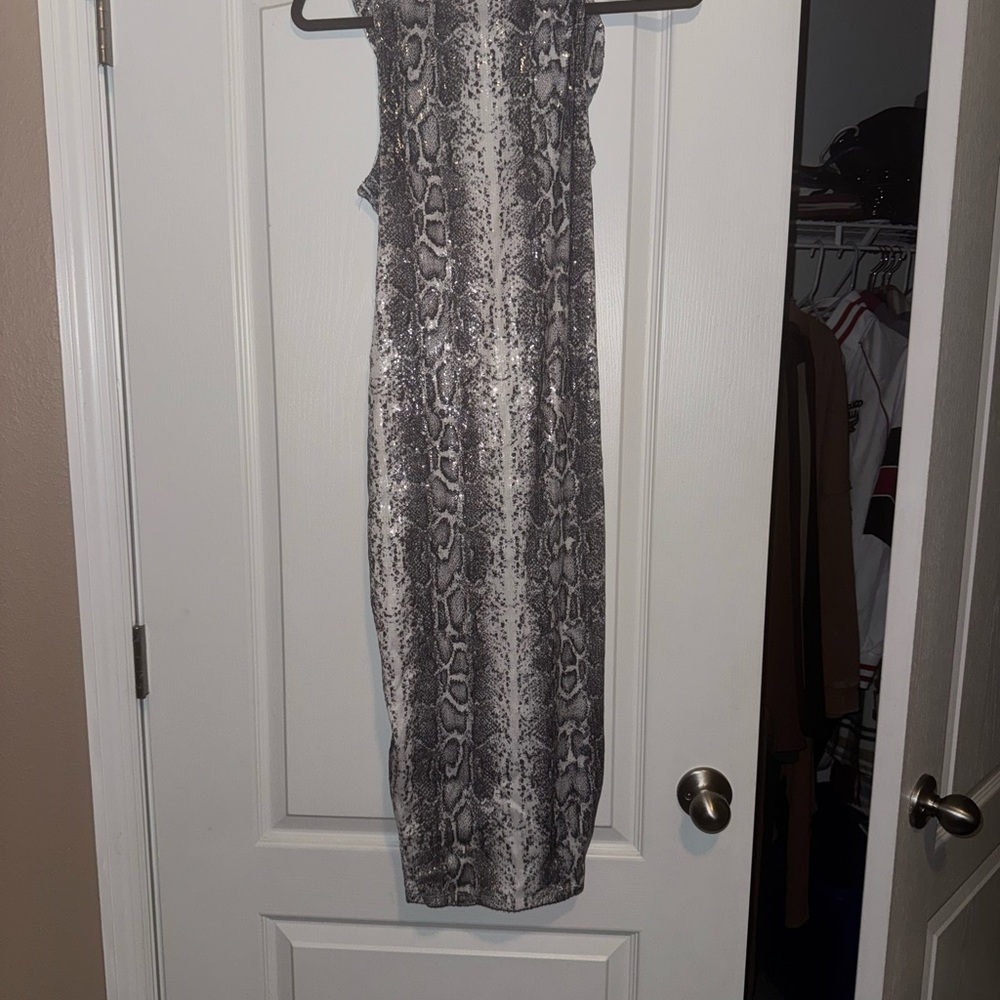 Elegant Snake Print Backless Dress
